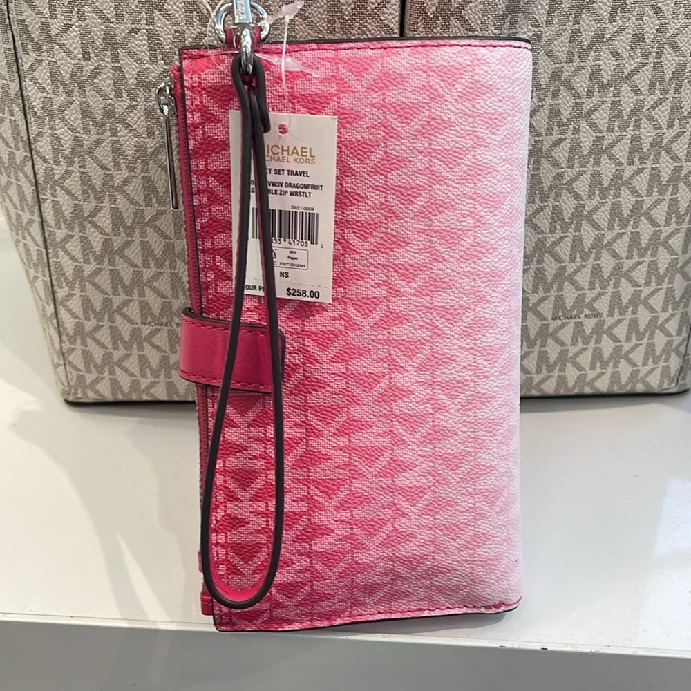 MICHAEL KORS
Jet Set Large Logo Signature Double-Zip Wristlet-Wallet-Phone - Picture 3 of 16